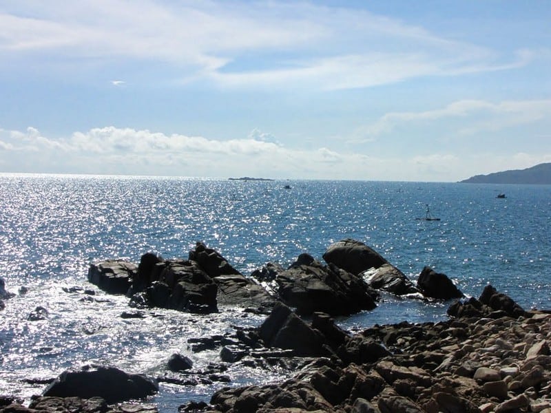 Tạp chí Du lịch Wanderlust Tips | Khám phá những bãi biển đẹp mê ly ở Quy Nhơn