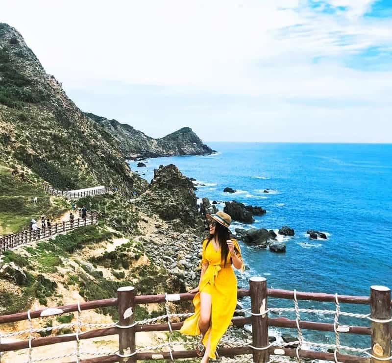 Tạp chí Du lịch Wanderlust Tips | Khám phá những bãi biển đẹp mê ly ở Quy Nhơn