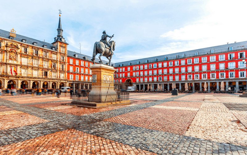 Tạp chí Du lịch Wanderlust Tips Kinh nghiệm du lịch thủ đô Madrid của Tây Ban Nha