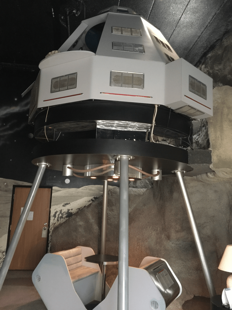 Tạp chí Du lịch Wanderlust Tips Lạc vào thế giới muôn màu với khách sạn Don Q Inn, Mỹ