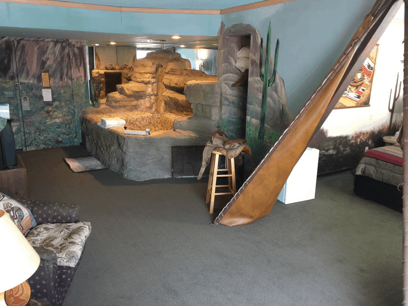 Tạp chí Du lịch Wanderlust Tips Lạc vào thế giới muôn màu với khách sạn Don Q Inn, Mỹ