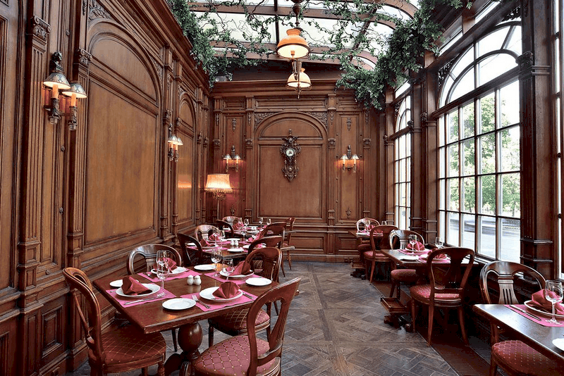 Tạp chí Du lịch Wanderlust Tips Cafe Pushkin: Khi ăn uống là cả một nghệ thuật