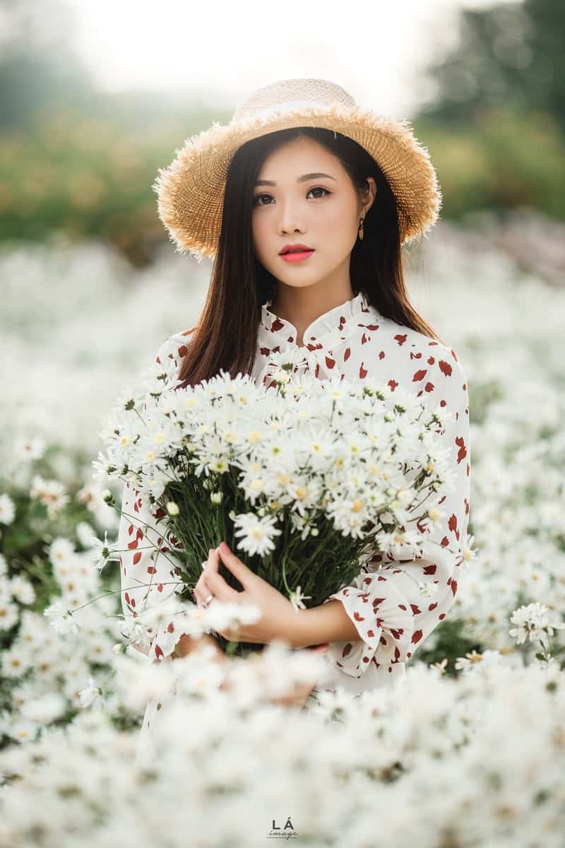 Tạp chí Du lịch Wanderlust Tips | Thiếu nữ Hà thành đi qua những mùa hoa