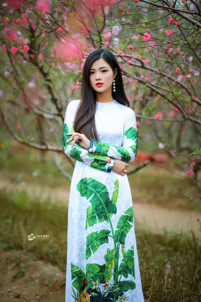 Tạp chí Du lịch Wanderlust Tips | Thiếu nữ Hà thành đi qua những mùa hoa