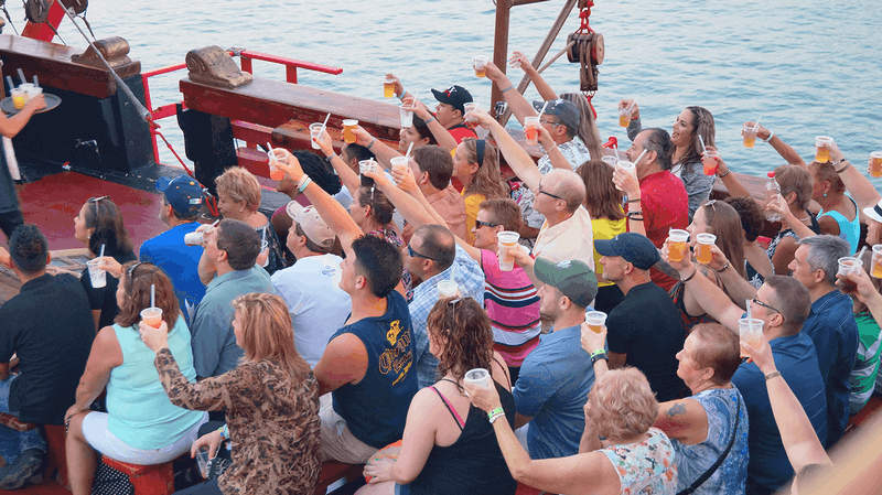 Tạp chí Du lịch Wanderlust Tips Trải nghiệm hành trình tàu cướp biển tại Puerto Vallarta, Mexico