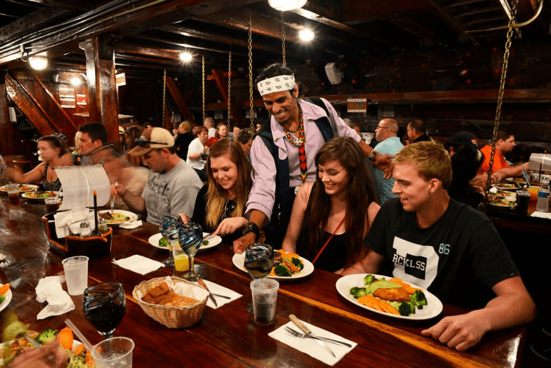 Tạp chí Du lịch Wanderlust Tips Trải nghiệm hành trình tàu cướp biển tại Puerto Vallarta, Mexico