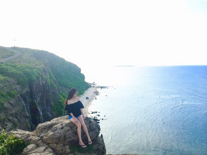 Tạp chí Du lịch Wanderlust Tips | Tuổi trẻ là những chuyến đi trong quan niệm của cô gái xứ Huế