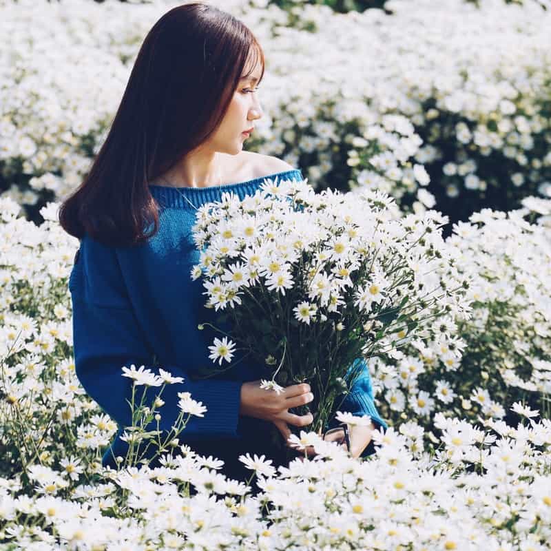 Tạp chí Du lịch Wanderlust Tips | Tuổi trẻ là những chuyến đi trong quan niệm của cô gái xứ Huế