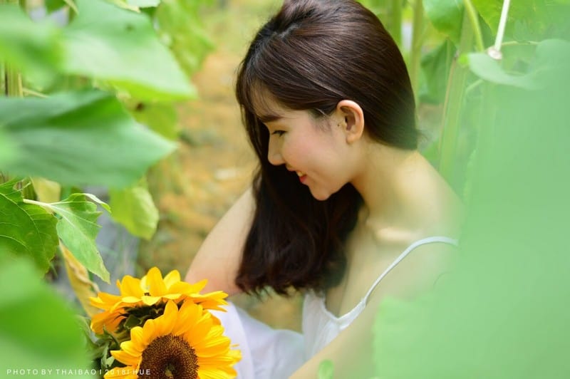 Tạp chí Du lịch Wanderlust Tips | Tuổi trẻ là những chuyến đi trong quan niệm của cô gái xứ Huế