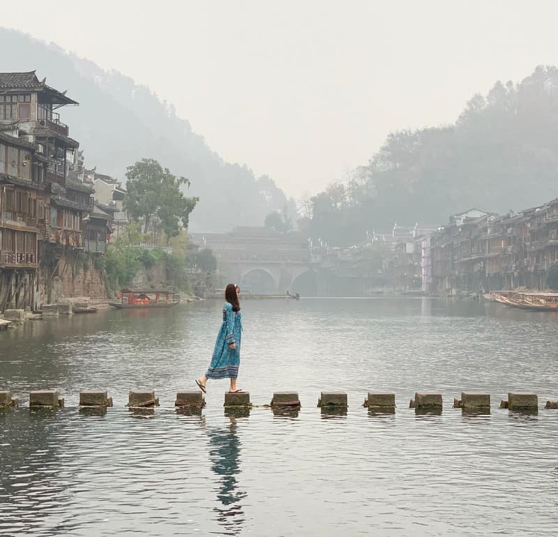 Tạp chí Du lịch Wanderlust Tips | Tuổi trẻ là những chuyến đi trong quan niệm của cô gái xứ Huế