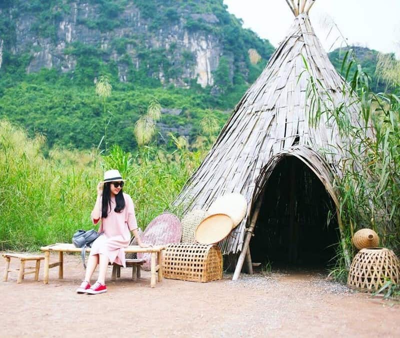 Tạp chí Du lịch Wanderlust Tips | Tuổi trẻ là những chuyến đi trong quan niệm của cô gái xứ Huế