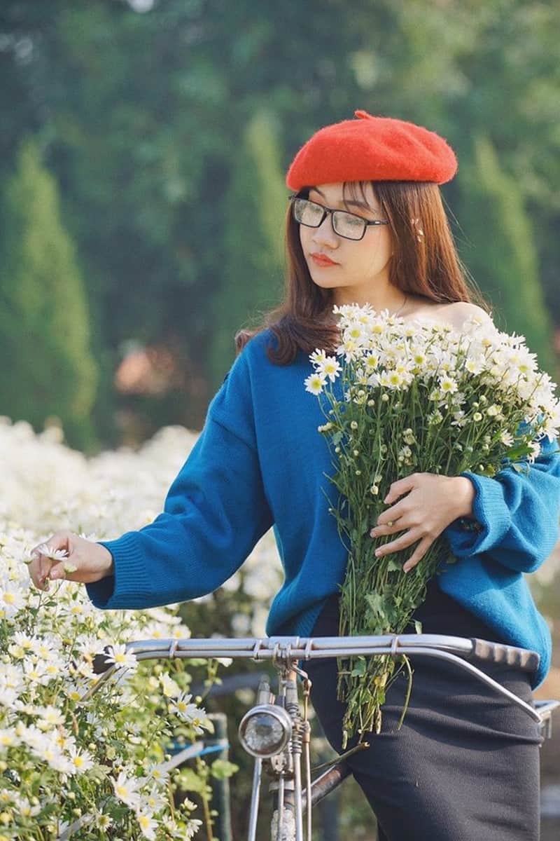 Tạp chí Du lịch Wanderlust Tips | Tuổi trẻ là những chuyến đi trong quan niệm của cô gái xứ Huế