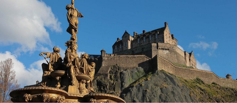Tạp chí Du lịch Wanderlust Tips | Bí ẩn lâu đài ma ám Edinburgh ở vương quốc Anh 