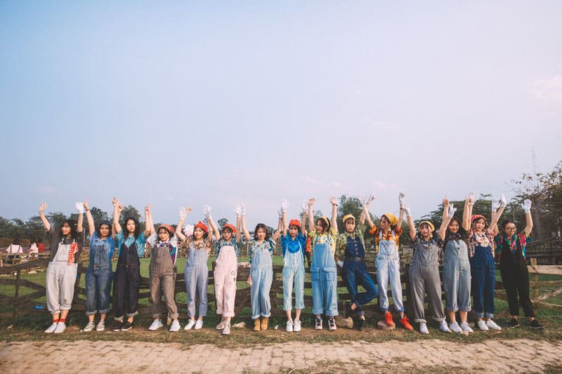 Tạp chí Du lịch Wanderlust Tips | Ghi dấu kỷ niệm thời áo trắng nơi thảo nguyên hoa mộng mơ