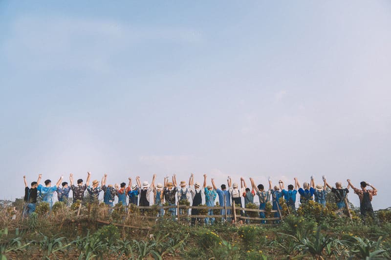 Tạp chí Du lịch Wanderlust Tips | Ghi dấu kỷ niệm thời áo trắng nơi thảo nguyên hoa mộng mơ