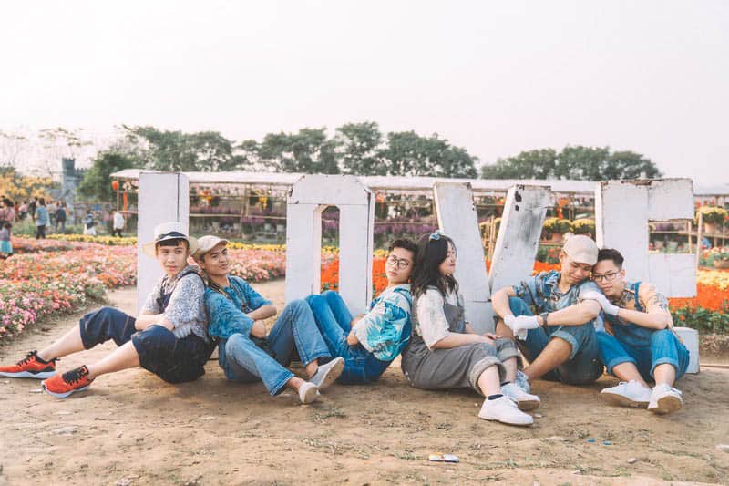 Tạp chí Du lịch Wanderlust Tips | Ghi dấu kỷ niệm thời áo trắng nơi thảo nguyên hoa mộng mơ