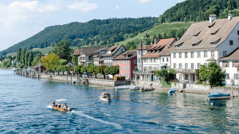 Tạp chí Du lịch Wanderlust Tips Chiêm ngưỡng những hồ nước ngọt nổi tiếng ở Thụy Sĩ