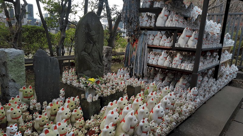 Mèo Maneki Neko: Bùa cầu may trong văn hóa Nhật Bản 6 Tạp chí Du lịch Wanderlust Tips Mèo Maneki Neko: Bùa cầu may trong văn hóa Nhật Bản