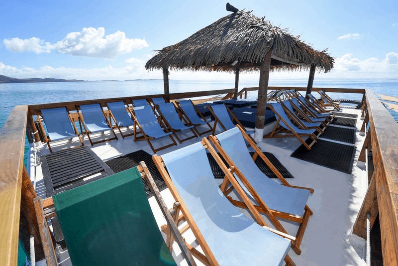 Tạp chí Du lịch Wanderlust Tips Sắc màu nhiệt đới tại quán bar nổi Cloud 9, đảo Fiji