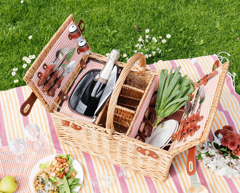 Những vật dụng cần thiết cho chuyến dã ngoại hoàn hảo 7 Tạp chí Du lịch Wanderlust Tips Những vật dụng cần thiết cho chuyến dã ngoại hoàn hảo