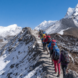 Tạp chí Du lịch Wanderlust Tips Những vật dụng cần thiết cho chuyến trekking ở Nepal