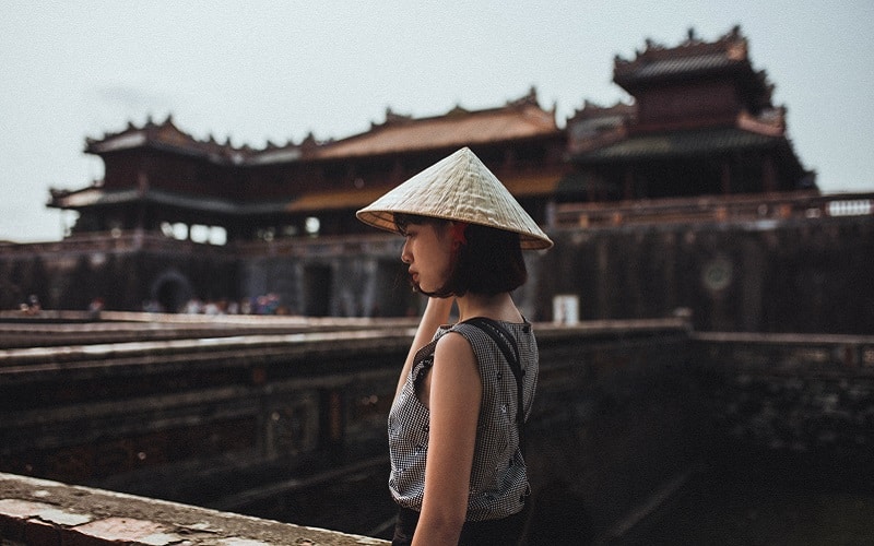 Tạp chí Du lịch Wanderlust Tips | Cô gái Quảng Ninh gửi lại chút tình nơi xứ Huế mộng mơ
