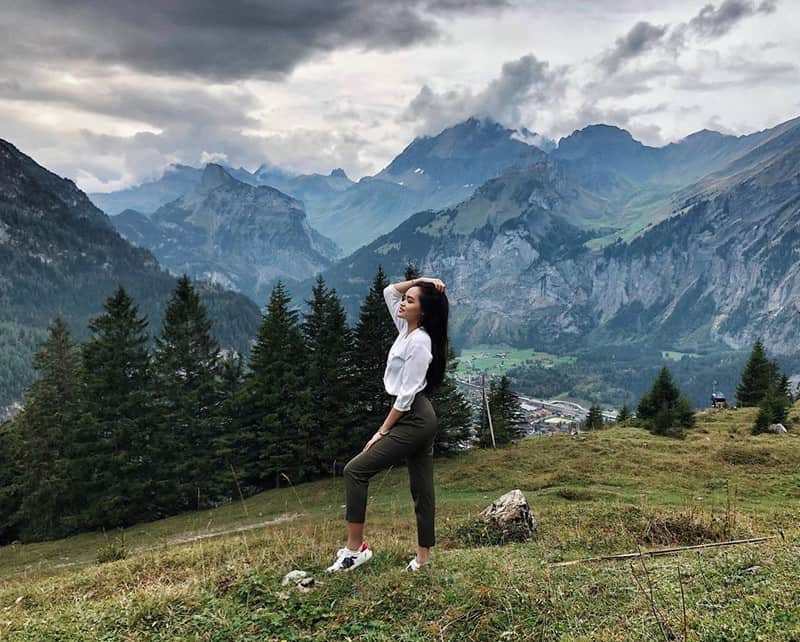 Cô gái 18 tuổi du học Thụy Sĩ, tôn thờ chủ nghĩa xê dịch 9 Tạp chí Du lịch Wanderlust Tips | Cô gái xinh đẹp du học Thụy Sĩ, tôn thờ chủ nghĩa xê dịch
