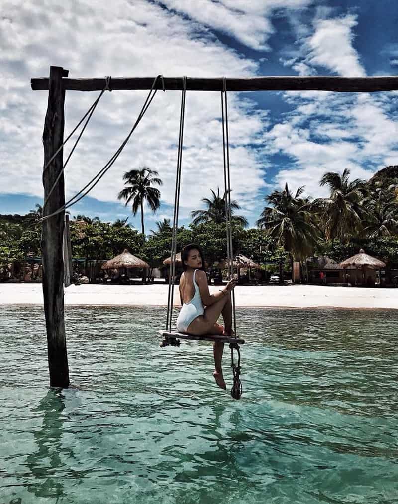 Cô gái 18 tuổi du học Thụy Sĩ, tôn thờ chủ nghĩa xê dịch 14 Tạp chí Du lịch Wanderlust Tips | Cô gái xinh đẹp du học Thụy Sĩ, tôn thờ chủ nghĩa xê dịch