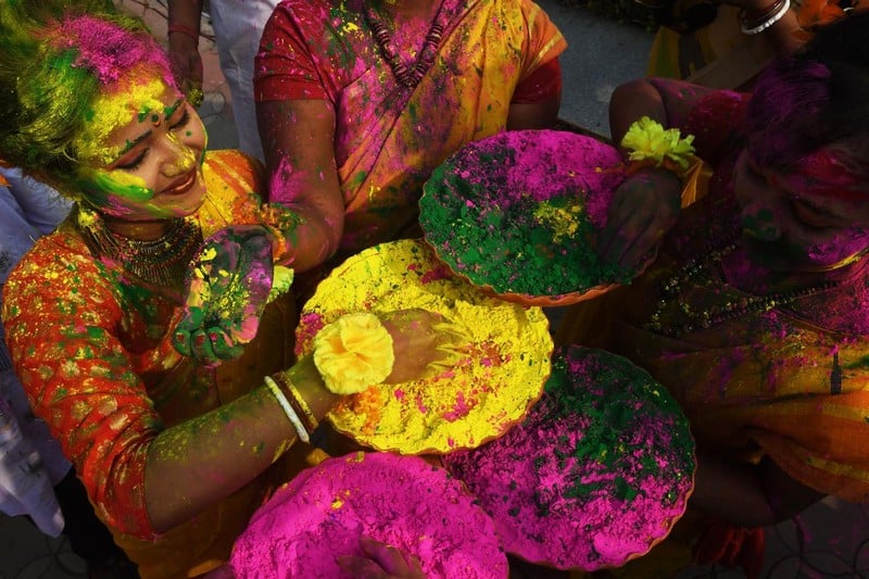 Tạp chí Du lịch Wanderlust Tips Đại chiến sắc màu trong lễ hội Holi của Ấn Độ