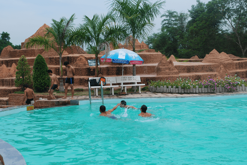 Tạp chí Du lịch Wanderlust Tips Đến địa đạo Củ Chi trải nghiệm cuộc sống vùng đất thép