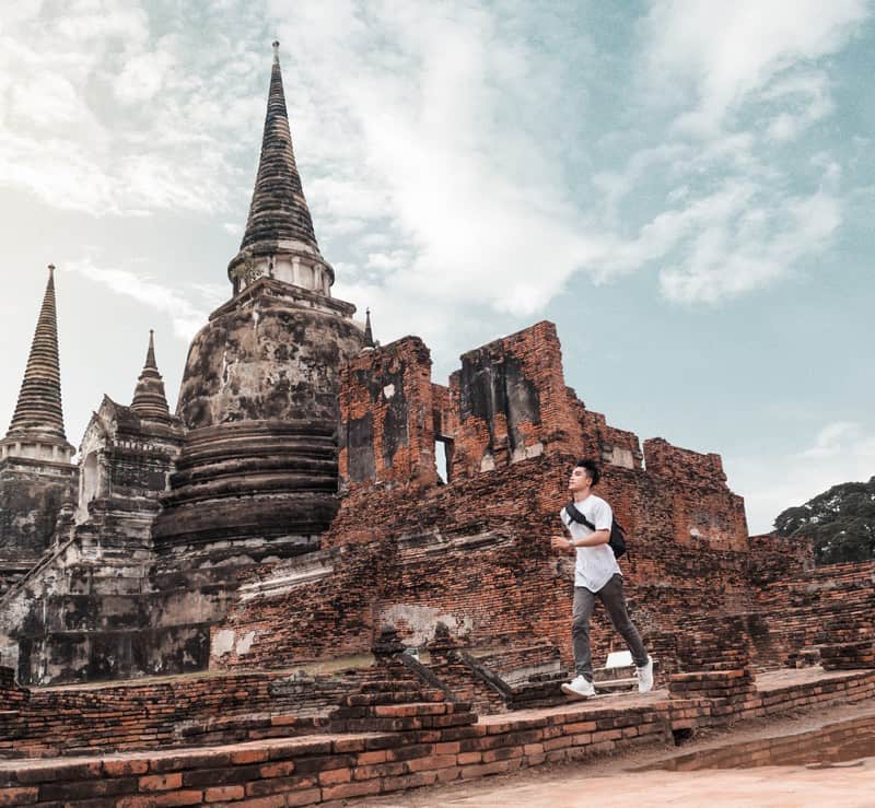 Tạp chí Du lịch Wanderlust Tips | Hành trình phiêu du ở xứ sở Chùa Vàng của anh chàng điển trai