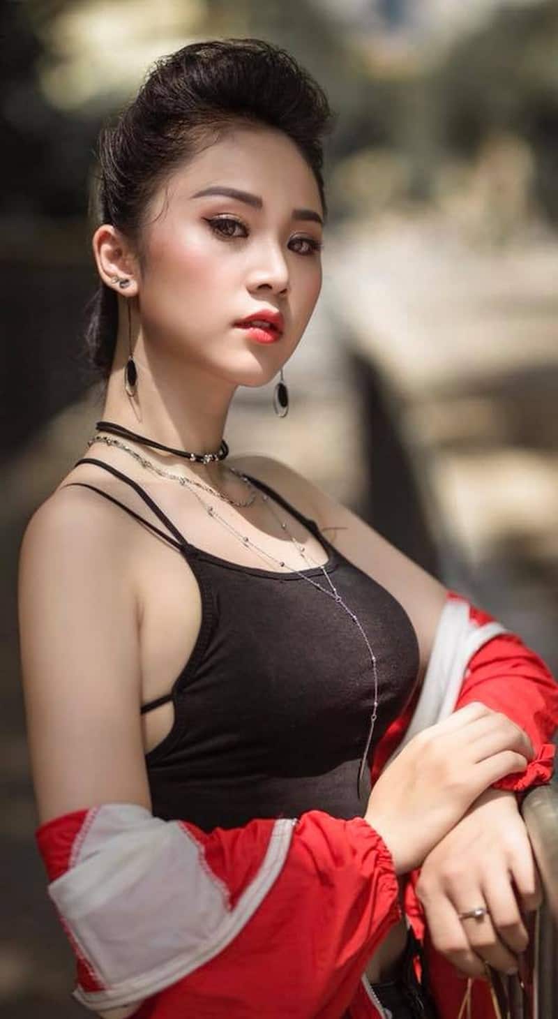 Hoa khôi Tài sắc Việt Nam Phương Linh: "Du lịch chưa bao giờ là dễ dàng" 17 Tạp chí Du lịch Wanderlust Tips | Hoa khôi Tài sắc Việt Nam 2017: "Du lịch chưa bao giờ là điều dễ dàng"