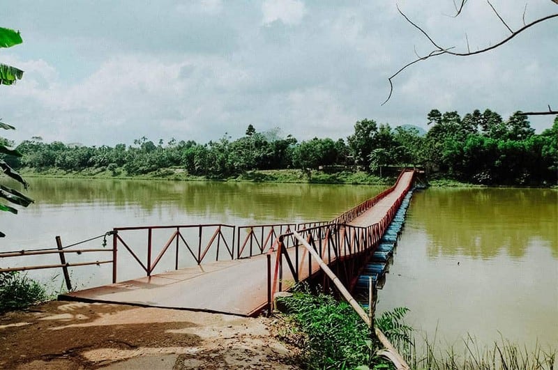 Tạp chí Du lịch Wanderlust Tips Lăng Gia Long: Nghĩa tình thủy chung