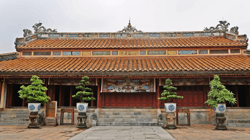 Lăng Minh Mạng: Nơi hội tụ của nghệ thuật lịch sử và triết lý nhân sinh 9 Tạp chí Du lịch Wanderlust Tips Lăng Minh Mạng: Nơi hội tụ của nghệ thuật lịch sử và triết lý nhân sinh