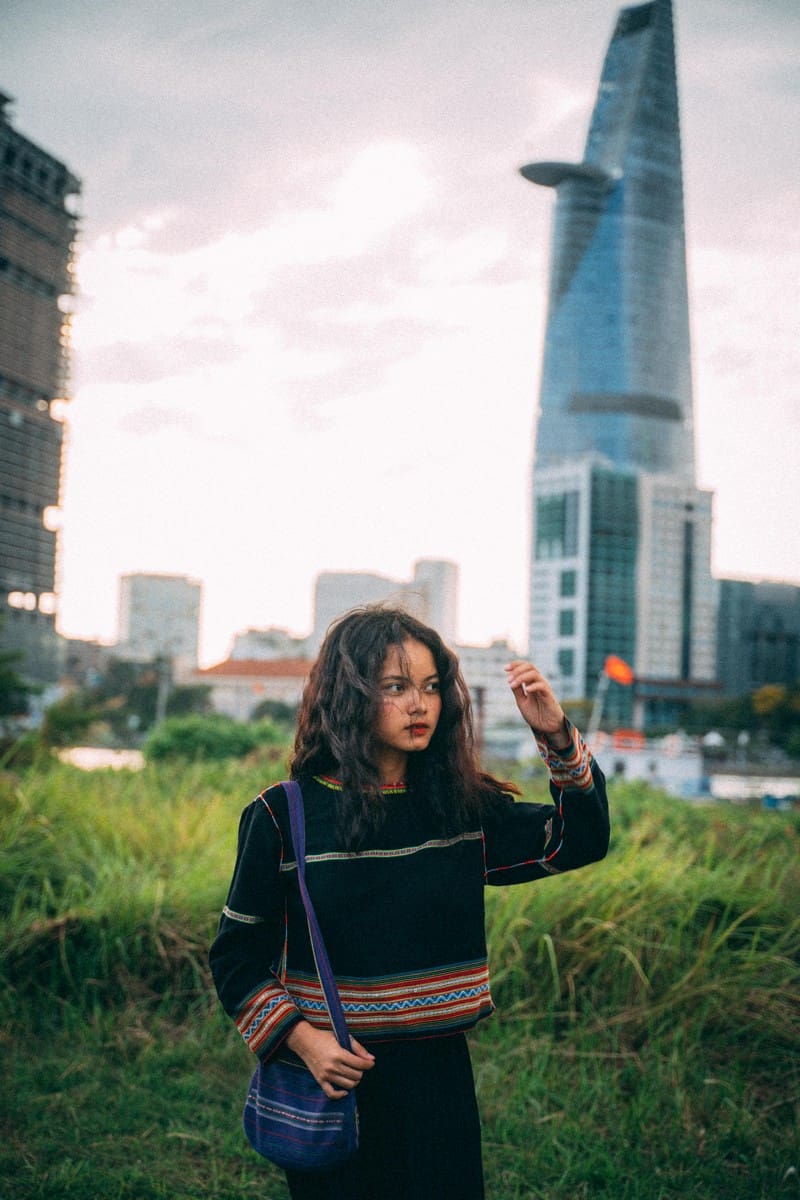 Thiếu nữ Mơ Nâm: "Sài Gòn trong tôi là những nỗi nhớ" 13 Tạp chí Du lịch Wanderlust Tips | Thiếu nữ Mơ Nâm: "Sài Gòn trong tôi là những nỗi nhớ"