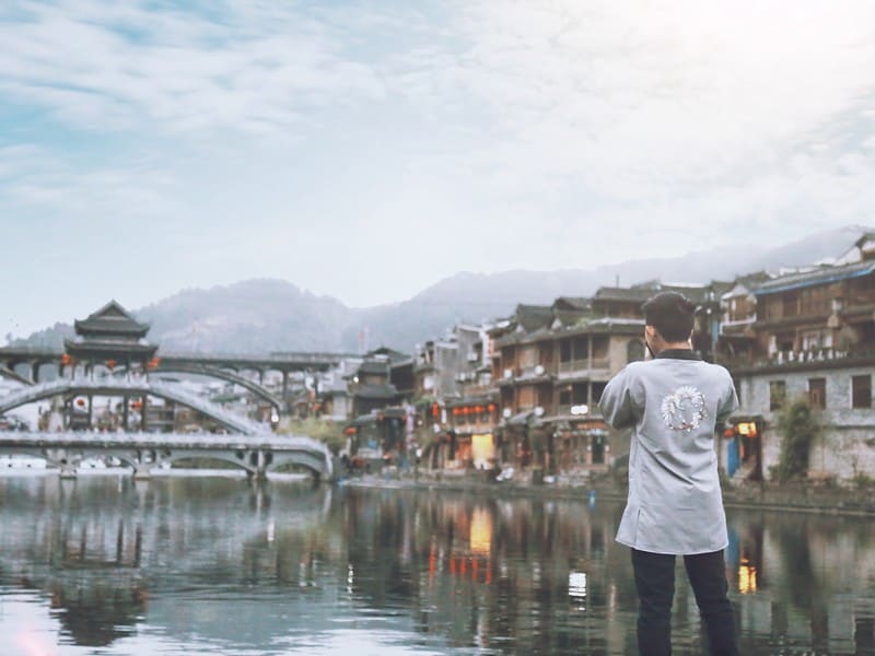 Tạp chí Du lịch Wanderlust Tips | Tuổi trẻ là bản nhạc đầy sắc màu trong hành trình của chàng trai 9X