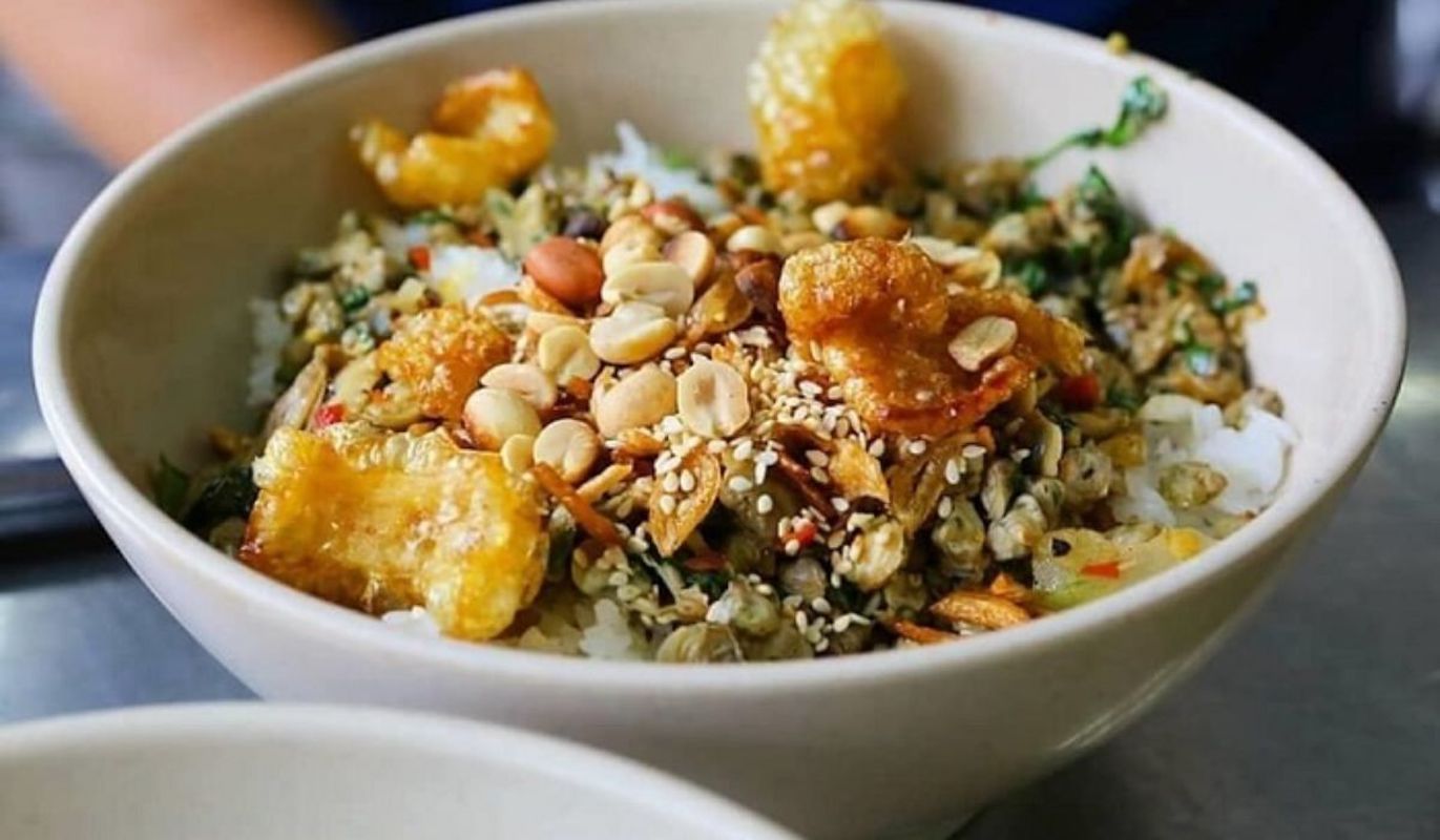 Về cố đô thưởng thức cơm hến dân dã