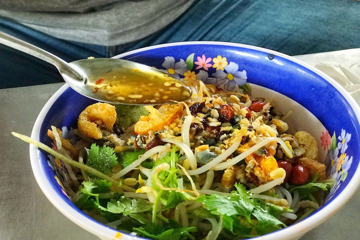 ai-ra-xu-so-mong-mo-thi-ghe-ngay-5-quan-com-hen-ngon-o-hue-khong-the-bo-qua