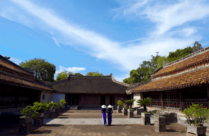 Tạp chí Du lịch Wanderlust Tips Đắm mình trong không gian lãng mạn của Lăng Tự Đức