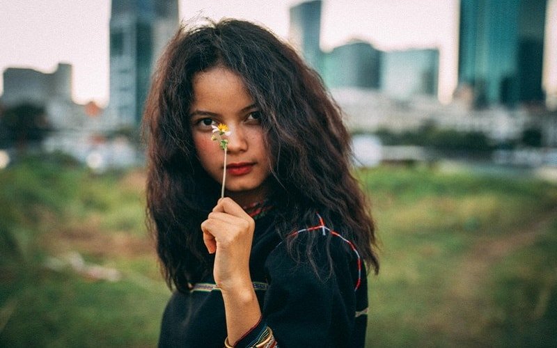 Thiếu nữ Mơ Nâm: "Sài Gòn trong tôi là những nỗi nhớ" 5 Tạp chí Du lịch Wanderlust Tips | Thiếu nữ Mơ Nâm: "Sài Gòn trong tôi là những nỗi nhớ"