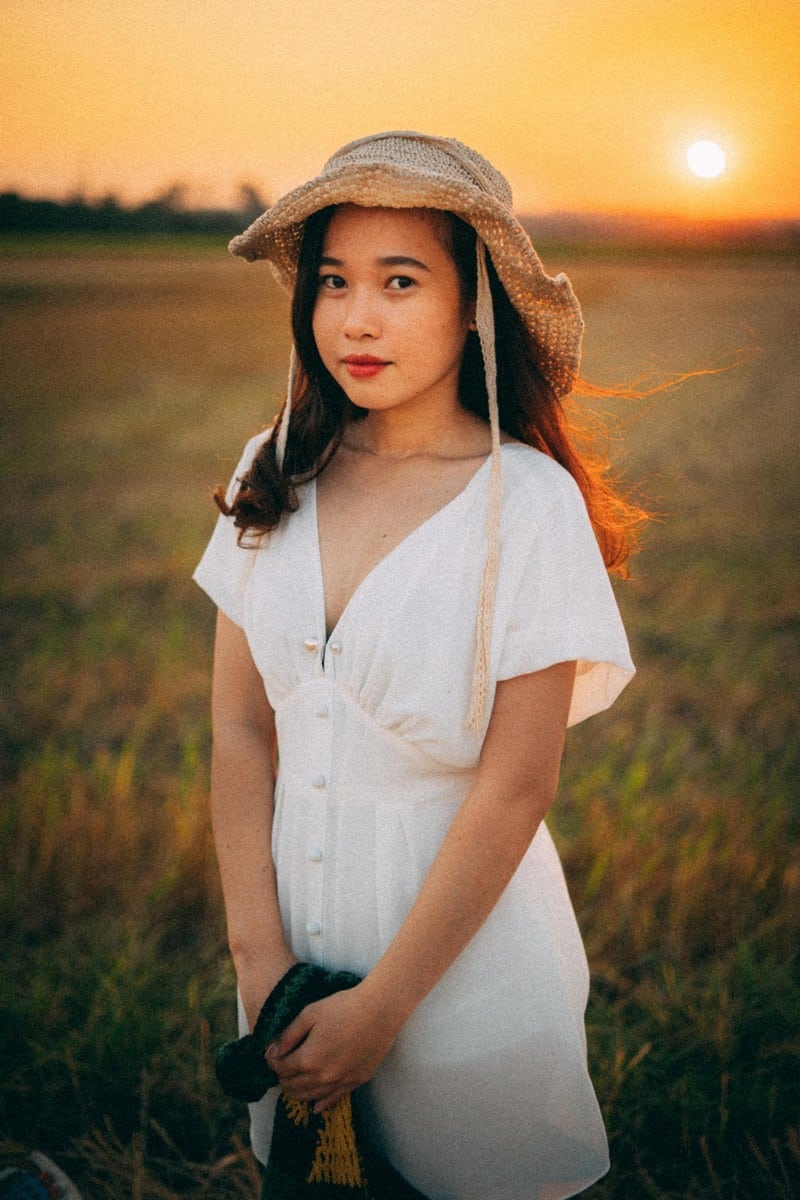 Tạp chí Du lịch Wanderlust Tips | Cô gái xinh đẹp và quan điểm du lịch tìm về nơi "chôn rau cắt rốn"