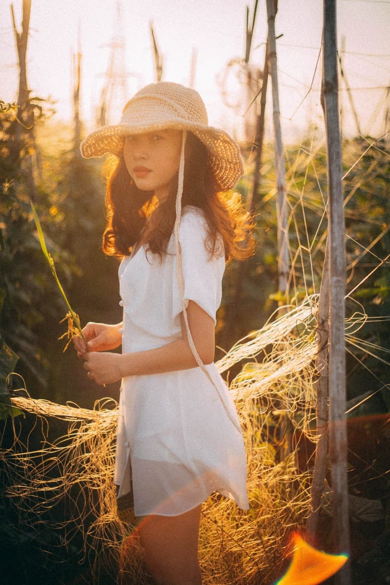 Tạp chí Du lịch Wanderlust Tips | Cô gái xinh đẹp và quan điểm du lịch tìm về nơi "chôn rau cắt rốn"