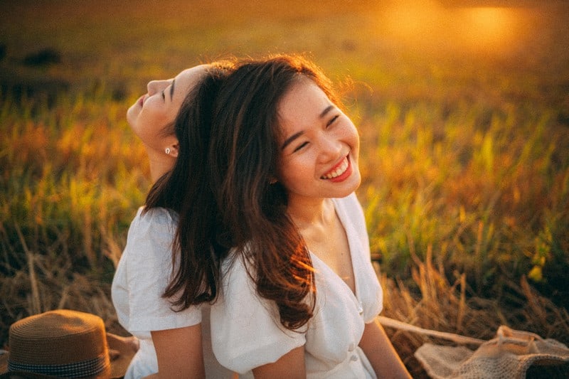 Tạp chí Du lịch Wanderlust Tips | Cô gái xinh đẹp và quan điểm du lịch tìm về nơi "chôn rau cắt rốn"