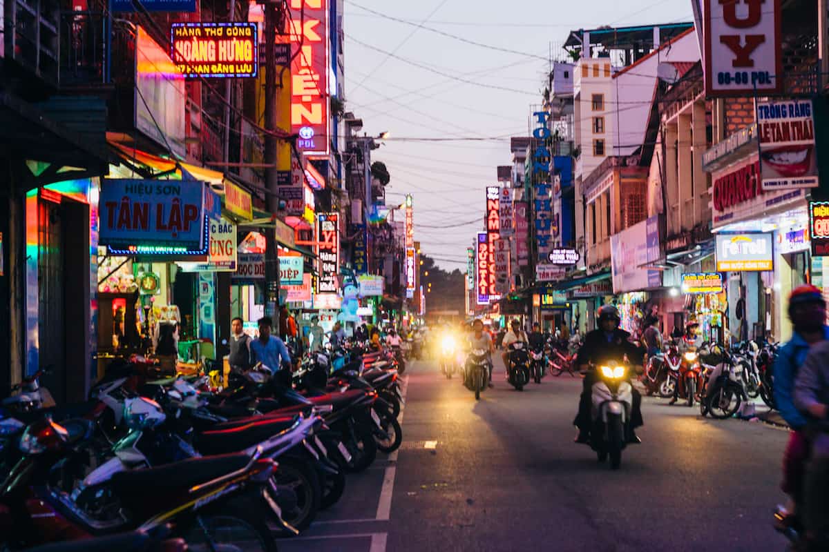 Tạp chí Du lịch Wanderlust Tips Xứ Huế, dĩ vãng thân quen - cảm hứng lên đường