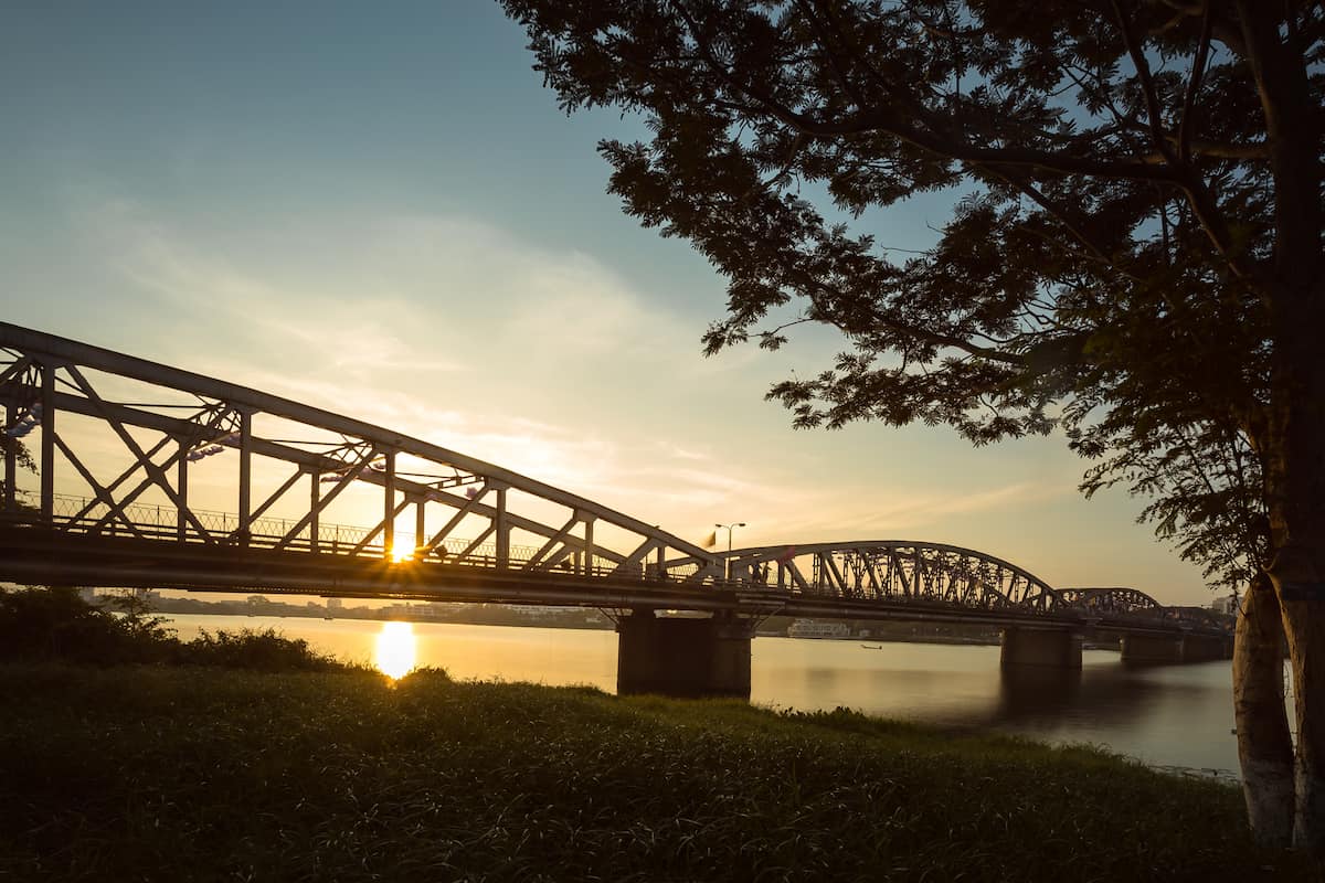 Tạp chí Du lịch Wanderlust Tips Xứ Huế, dĩ vãng thân quen - cảm hứng lên đường