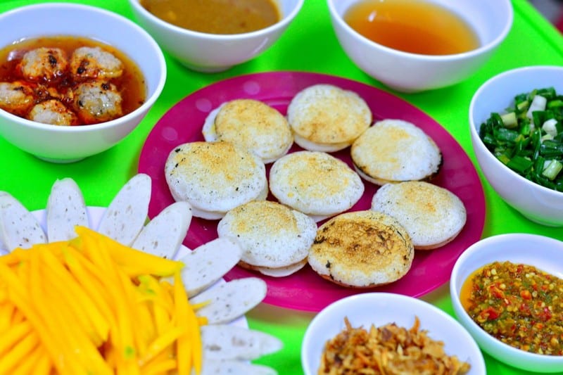 Tạp chí Du lịch Wanderlust Tips | Bánh căn Ninh Thuận đậm đà nét thôn quê 