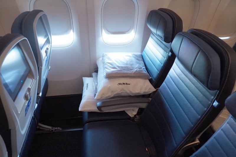 Tạp chí Du lịch Wanderlust Tips Bí quyết cho giấc ngủ ngon khi đi máy bay