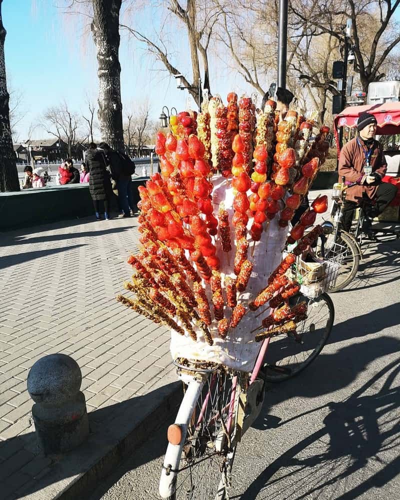 Tạp chí Du lịch Wanderlust Tips | Bingtanghulu: Món kẹo hồ lô nổi danh Trung Quốc