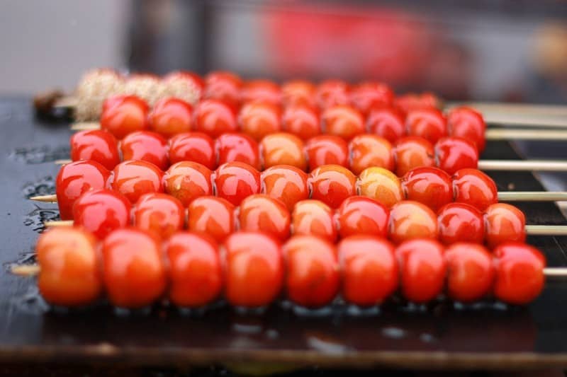 Tạp chí Du lịch Wanderlust Tips | Bingtanghulu: Món kẹo hồ lô nổi danh Trung Quốc