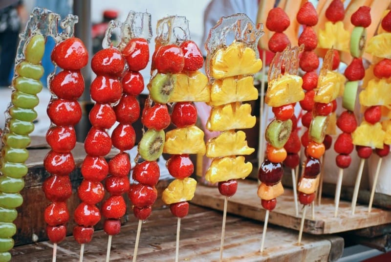 Tạp chí Du lịch Wanderlust Tips | Bingtanghulu: Món kẹo hồ lô nổi danh Trung Quốc